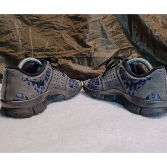 Nike 5.0 V4 Leopard Running Shoes Purple Gray Black 511281-013 Women US 6.5 USED - Picture 5 of 9